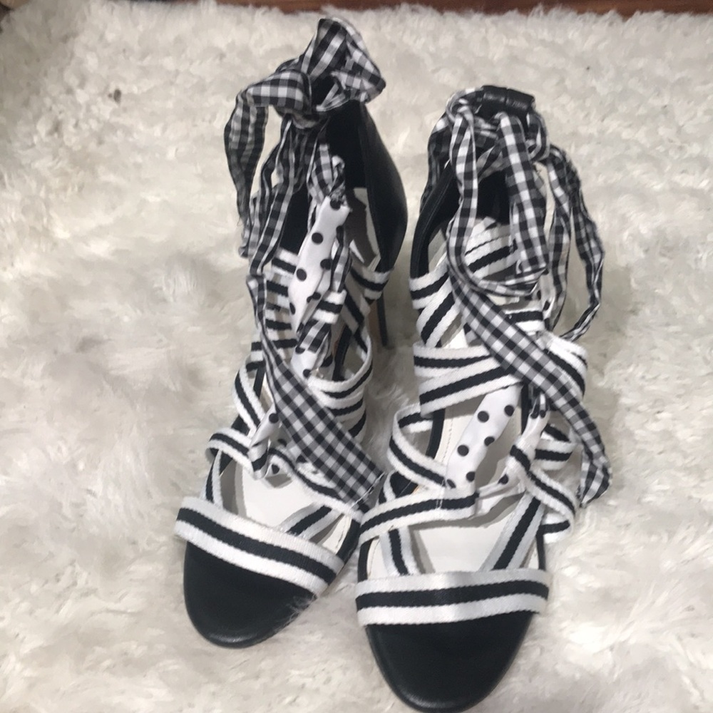 Gianni Bini Black and White Gingham lace up Heels Size 11 -UNWORN